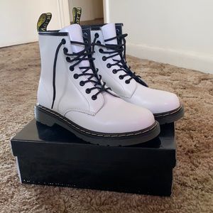 White Doc Martin DUPE (Not real Doc Martins)